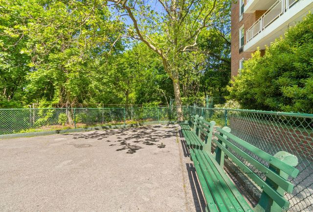 66-10 Thornton Place 2E, Rego Park, NY 11374