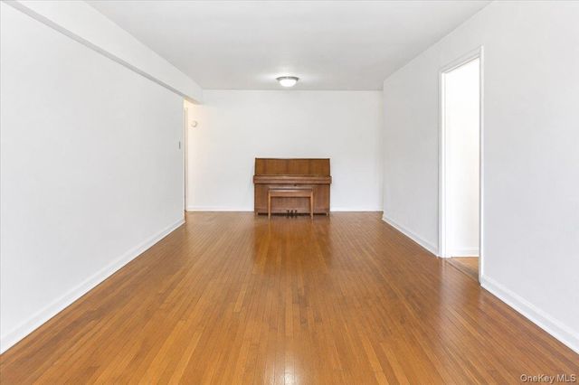66-10 Thornton Place 2E, Rego Park, NY 11374