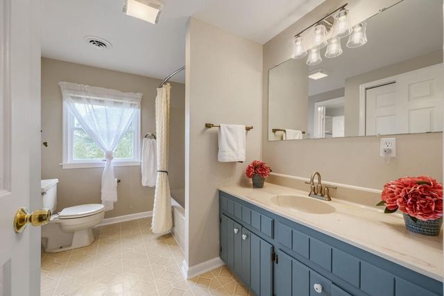 2216 RIDGEMONT DR, Finksburg, MD 21048