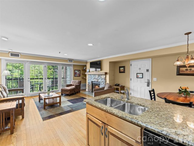 310 Bowling Park Road, Asheville, NC 28803