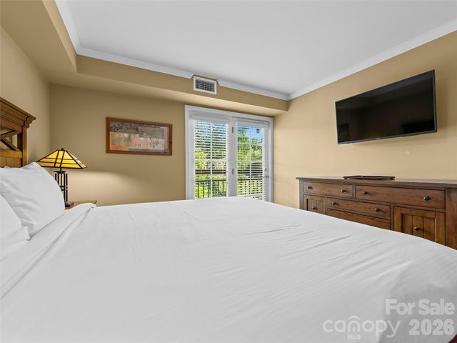310 Bowling Park Road, Asheville, NC 28803