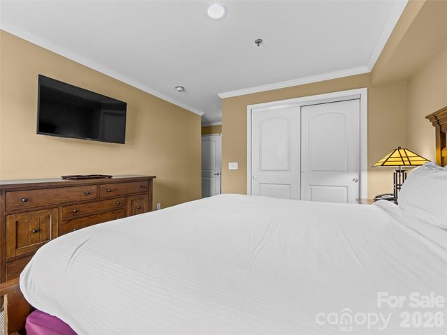 310 Bowling Park Road, Asheville, NC 28803