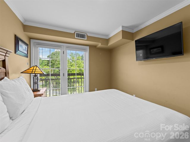 310 Bowling Park Road, Asheville, NC 28803