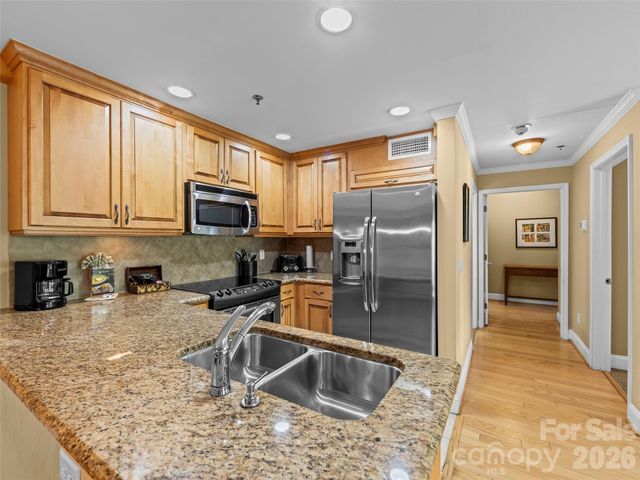 310 Bowling Park Road, Asheville, NC 28803