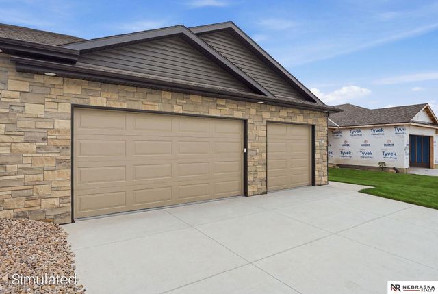 8812 S 47th Street, Lincoln, NE 68516