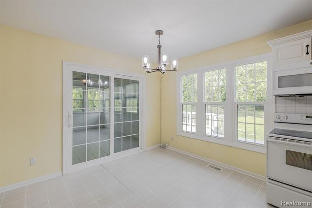 5020 Whitlow Court, Commerce Twp, MI 48382