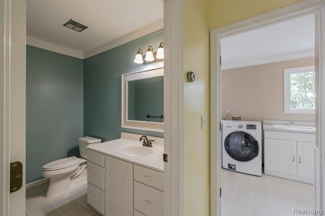5020 Whitlow Court, Commerce Twp, MI 48382