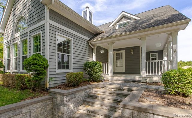 5020 Whitlow Court, Commerce Twp, MI 48382