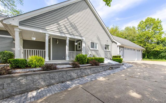 5020 Whitlow Court, Commerce Twp, MI 48382