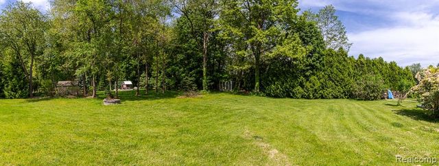5020 Whitlow Court, Commerce Twp, MI 48382