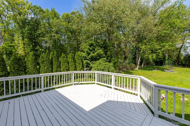 5020 Whitlow Court, Commerce Twp, MI 48382