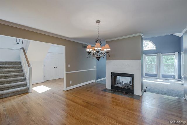 5020 Whitlow Court, Commerce Twp, MI 48382