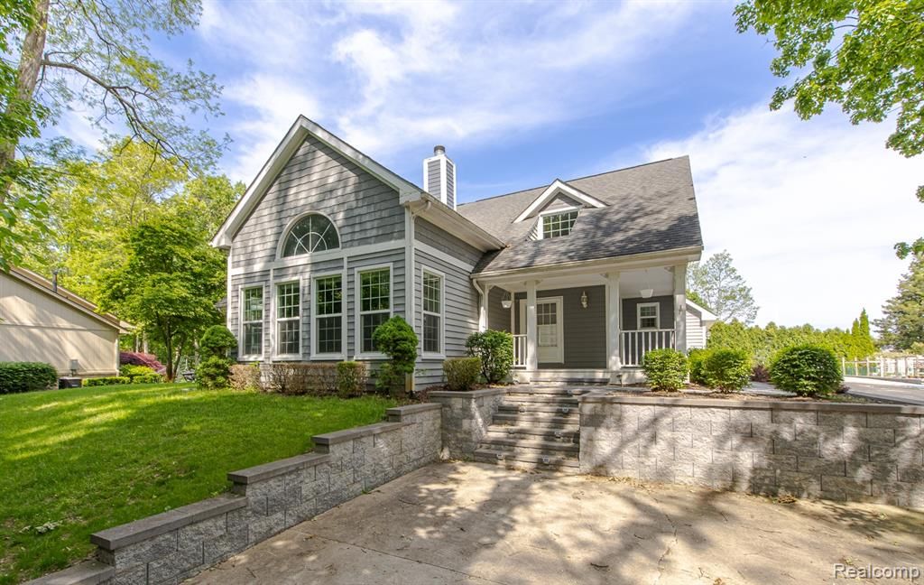 5020 Whitlow Court, Commerce Twp, MI 48382