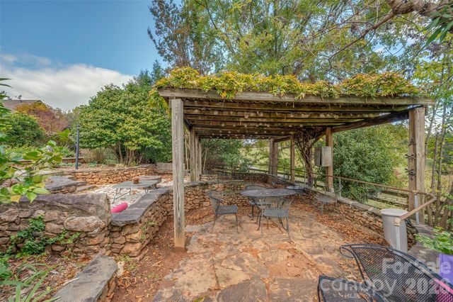 936 Golden Road, Tryon, NC 28782