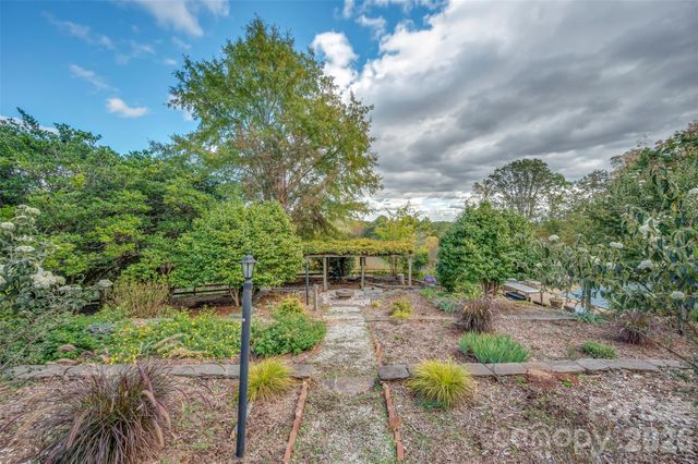 936 Golden Road, Tryon, NC 28782