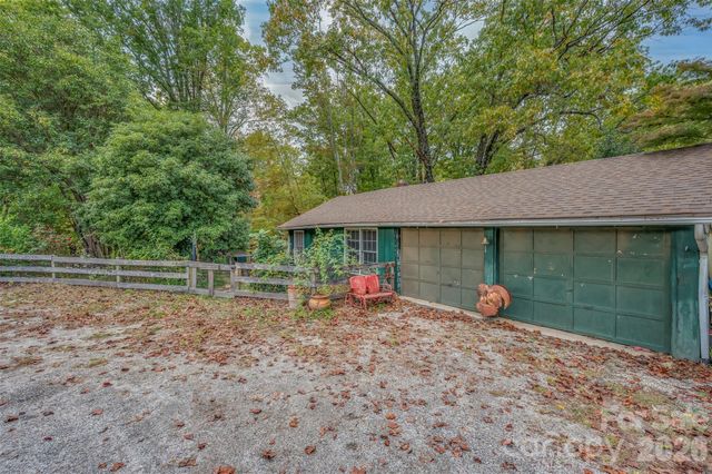 936 Golden Road, Tryon, NC 28782