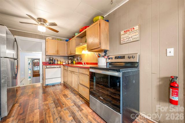 936 Golden Road, Tryon, NC 28782