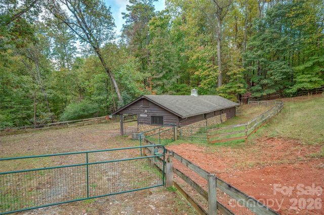 936 Golden Road, Tryon, NC 28782