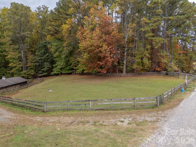 936 Golden Road, Tryon, NC 28782