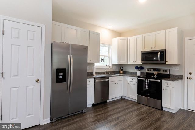 33 SINKER DR, Inwood, WV 25428