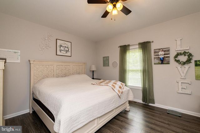 33 SINKER DR, Inwood, WV 25428