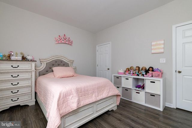 33 SINKER DR, Inwood, WV 25428