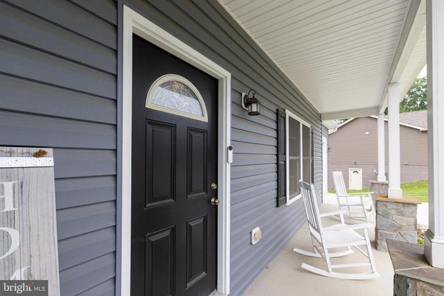 33 SINKER DR, Inwood, WV 25428