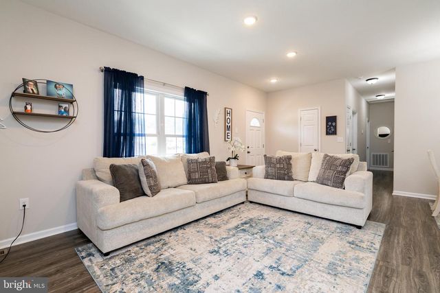 33 SINKER DR, Inwood, WV 25428