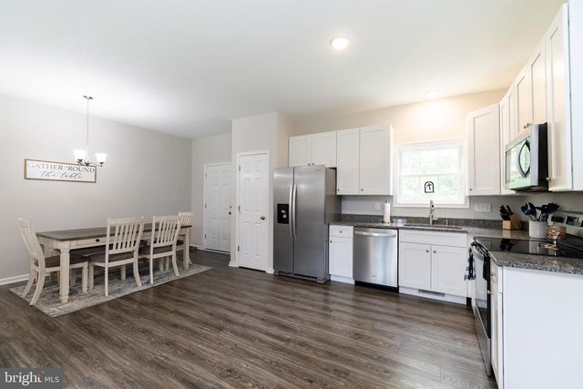 33 SINKER DR, Inwood, WV 25428