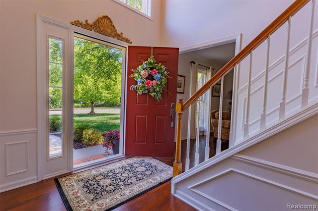 1964 Bloomfield Oaks Drive, West Bloomfield, MI 48324