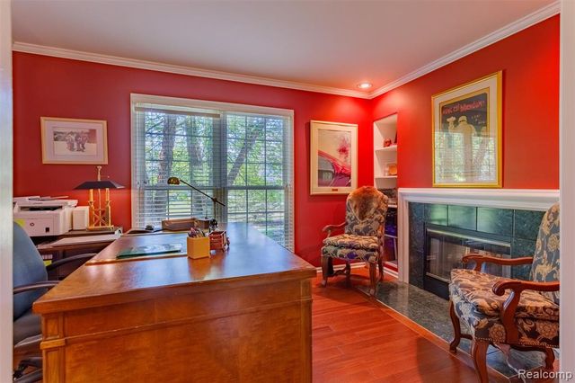 1964 Bloomfield Oaks Drive, West Bloomfield, MI 48324