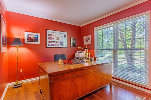 1964 Bloomfield Oaks Drive, West Bloomfield, MI 48324