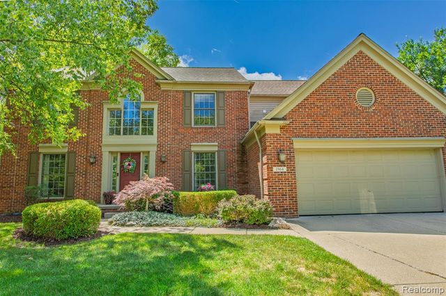 1964 Bloomfield Oaks Drive, West Bloomfield, MI 48324