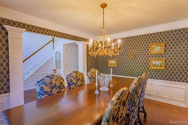 1964 Bloomfield Oaks Drive, West Bloomfield, MI 48324