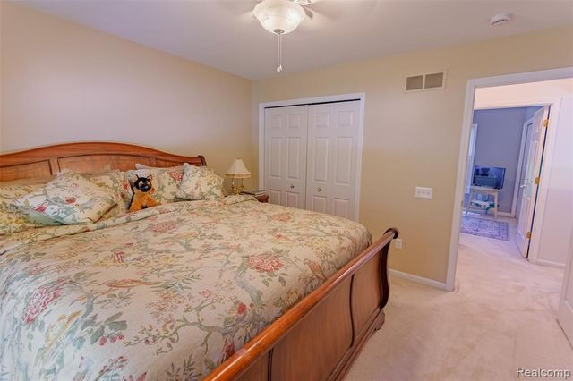 1964 Bloomfield Oaks Drive, West Bloomfield, MI 48324