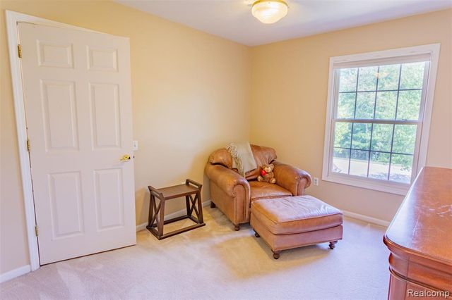 1964 Bloomfield Oaks Drive, West Bloomfield, MI 48324