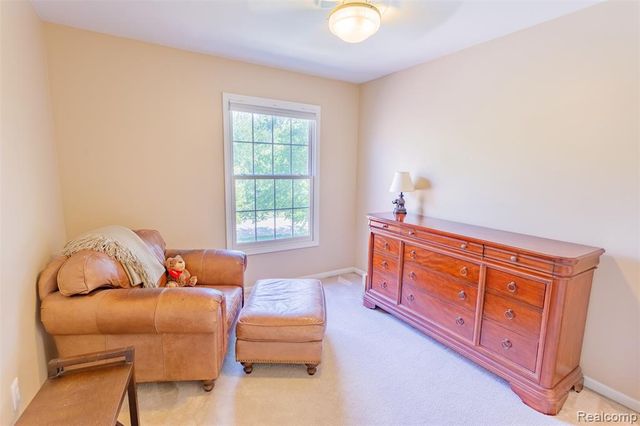 1964 Bloomfield Oaks Drive, West Bloomfield, MI 48324