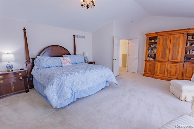 1964 Bloomfield Oaks Drive, West Bloomfield, MI 48324