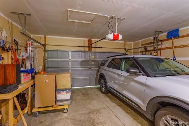 1964 Bloomfield Oaks Drive, West Bloomfield, MI 48324