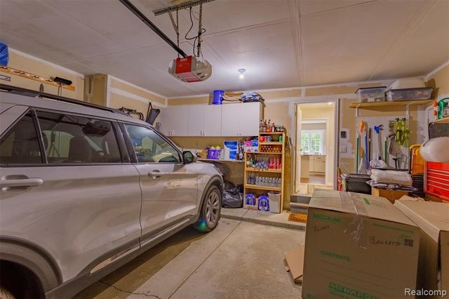 1964 Bloomfield Oaks Drive, West Bloomfield, MI 48324
