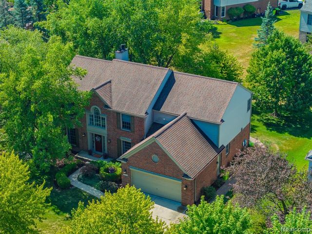1964 Bloomfield Oaks Drive, West Bloomfield, MI 48324
