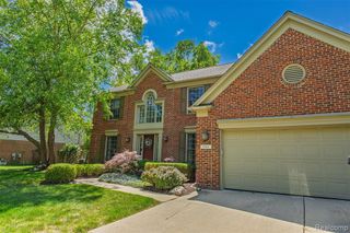 1964 Bloomfield Oaks Drive, West Bloomfield, MI 48324