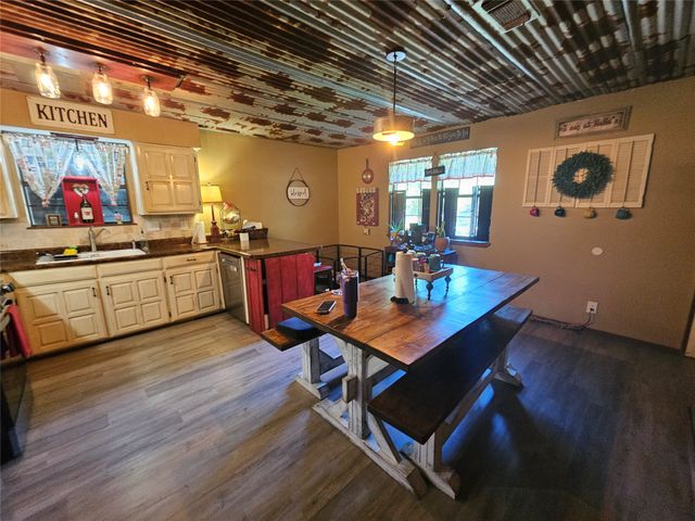 411 Green Meadow Trail, Holly Lake Ranch, TX 75765
