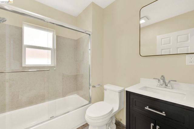 7317 Lockwood St, Oakland, CA 94621