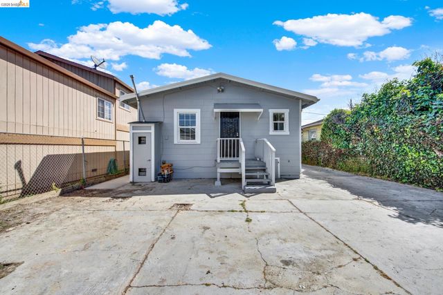 7317 Lockwood St, Oakland, CA 94621