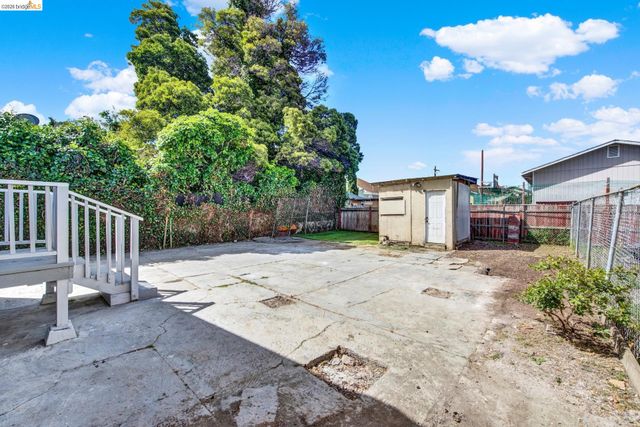 7317 Lockwood St, Oakland, CA 94621