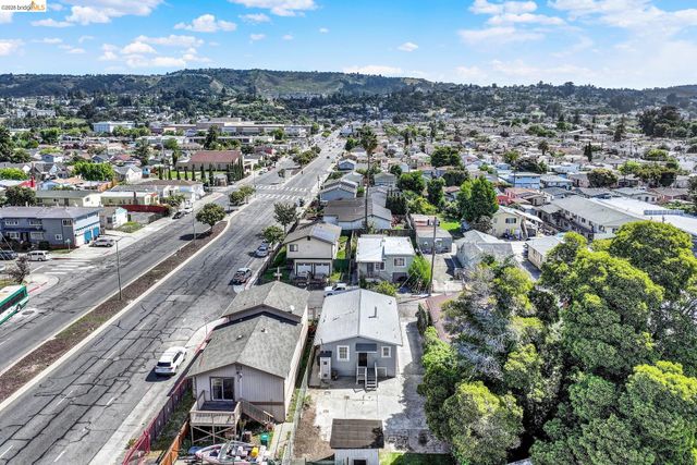 7317 Lockwood St, Oakland, CA 94621