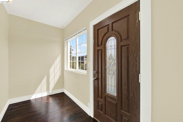 7317 Lockwood St, Oakland, CA 94621