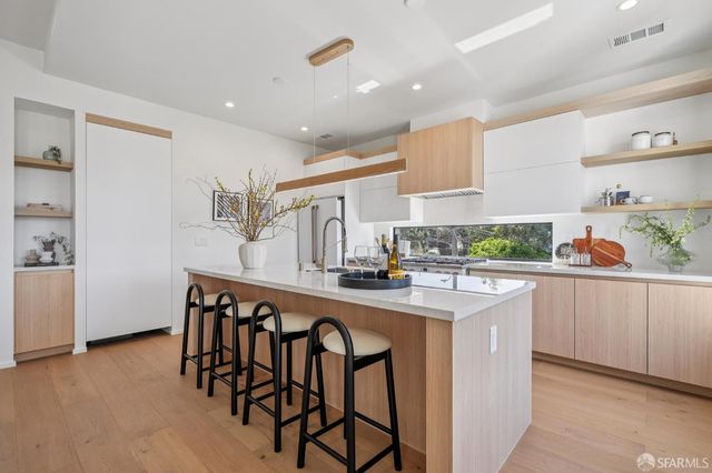 1390 Rhode Island Street, San Francisco, CA 94107