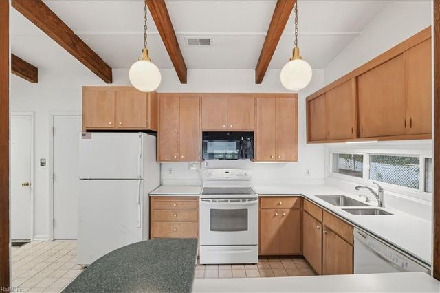 54 N Willard AVE, Hampton, VA 23663